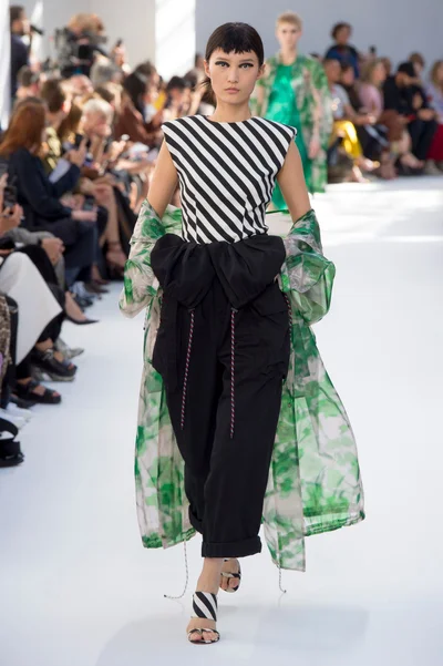 Look 4